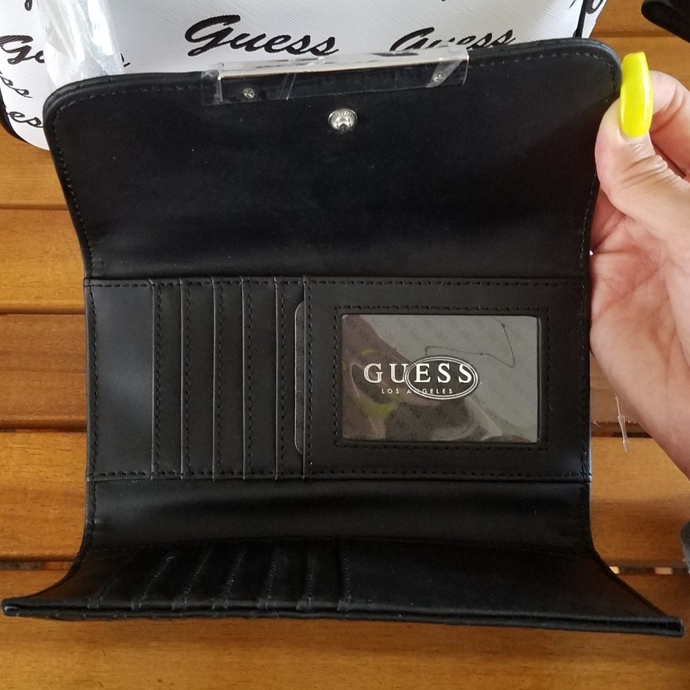 ❣SOLD❣GUESS Mini Backpack and Wallet Bundle - Picture 4 of 4